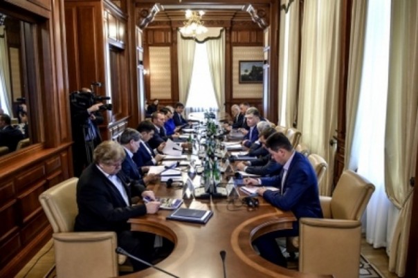 «Я бы взял частями…»: Вальцман передает страну под внешнее управление «Я бы взял частями…»: Вальцман передает страну под внешнее управление