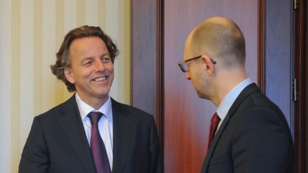 Еврозрада: глава нидерландского МИДа назвал чушью возможное предоставление Украине безвизового режима