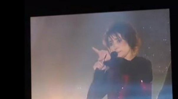 На Украине второй день бьются в истерике по поводу концерта Земфиры На Украине второй день бьются в истерике по поводу концерта Земфиры