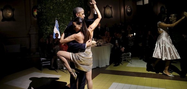 СМИ: президент США Барак Обама станцевал танго на приёме в Аргентине СМИ: президент США Барак Обама станцевал танго на приёме в Аргентине