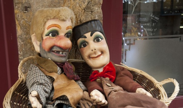 Отсталые, гиньольные тряпичные куклы. Эдуард Лимонов Отсталые, гиньольные тряпичные куклы. Эдуард Лимонов