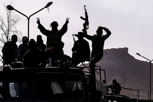 Развалины после ИГИЛ: как выглядит освобожденная от террористов Пальмира Развалины после ИГИЛ: как выглядит освобожденная от террористов Пальмира