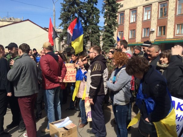 Митинг в Харькове: жители требуют увольнения областного прокурора Митинг в Харькове: жители требуют увольнения областного прокурора