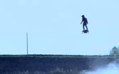 Французский изобретатель испытал реактивную летающую доску – видео Французский изобретатель испытал реактивную летающую доску – видео