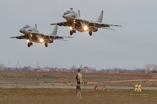 Над Астраханью в воздушном бою сошлись МиГ-31 и МиГ-29 Над Астраханью в воздушном бою сошлись МиГ-31 и МиГ-29