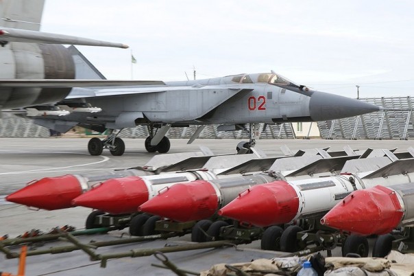 Над Астраханью в воздушном бою сошлись МиГ-31 и МиГ-29 Над Астраханью в воздушном бою сошлись МиГ-31 и МиГ-29