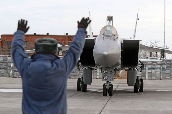 Над Астраханью в воздушном бою сошлись МиГ-31 и МиГ-29 Над Астраханью в воздушном бою сошлись МиГ-31 и МиГ-29