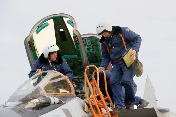 Над Астраханью в воздушном бою сошлись МиГ-31 и МиГ-29 Над Астраханью в воздушном бою сошлись МиГ-31 и МиГ-29