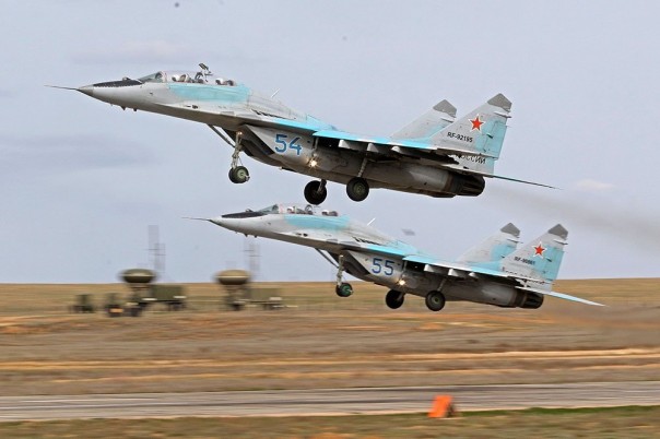 Над Астраханью в воздушном бою сошлись МиГ-31 и МиГ-29 Над Астраханью в воздушном бою сошлись МиГ-31 и МиГ-29