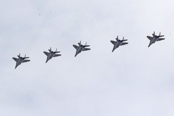 Над Астраханью в воздушном бою сошлись МиГ-31 и МиГ-29 Над Астраханью в воздушном бою сошлись МиГ-31 и МиГ-29