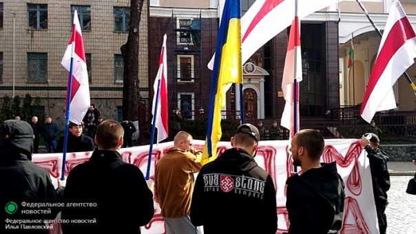 Белорусские националисты из зоны АТО угрожают Лукашенко майданом Белорусские националисты из зоны АТО угрожают Лукашенко майданом