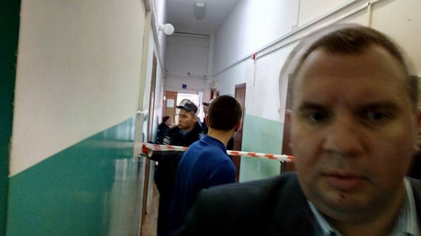 Кабинет судьи по делу Александрова и Ерофеева закидали «коктейлями Молотова» Кабинет судьи по делу Александрова и Ерофеева закидали «коктейлями Молотова»