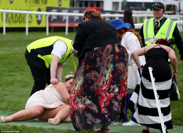 Как британки отпраздновали День Леди в 2016 году: шокирующие фото