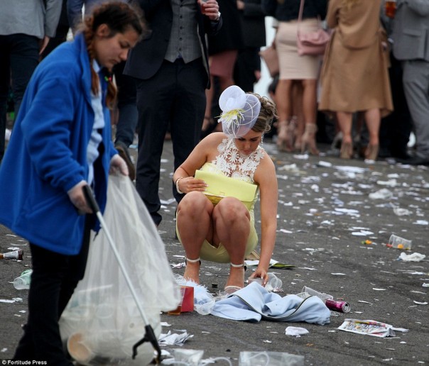 Как британки отпраздновали День Леди в 2016 году: шокирующие фото