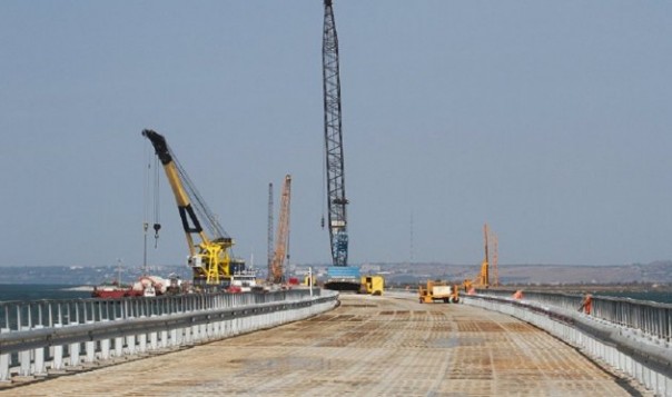 Украина в шоке: Херсон и Николаев помогают строить Керченский мост Украина в шоке: Херсон и Николаев помогают строить Керченский мост