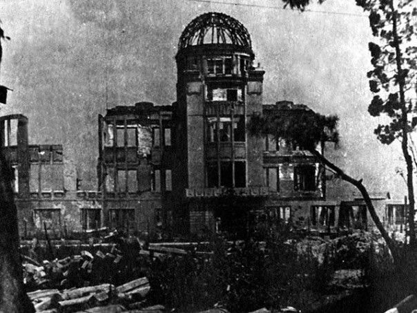 Керри в Хиросиме не будет извиняться за сброшенную США атомную бомбу Керри в Хиросиме не будет извиняться за сброшенную США атомную бомбу