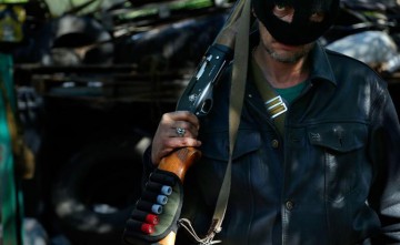 Хлопцы ховают «калаши» по схронам и хатам