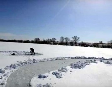 Гигантский портрет Гагарина появился на льду озера
