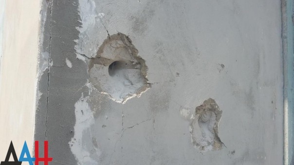 Куйбышевский район г. Донецк. Последствия обстрела укрофашистами (28-05-2016) Куйбышевский район г. Донецк. Последствия обстрела укрофашистами (28-05-2016)