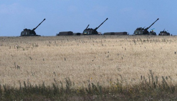 Укрофашисты ночью обстреляли Донецк и Горловку из тяжелых орудий и минометов Укрофашисты ночью обстреляли Донецк и Горловку из тяжелых орудий и минометов