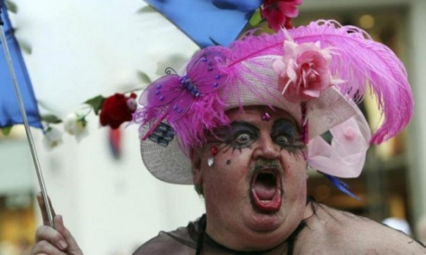 Не окунайтесь в дерьмо - потом не отмоетесь! (+18) Не окунайтесь в дерьмо - потом не отмоетесь! (+18)