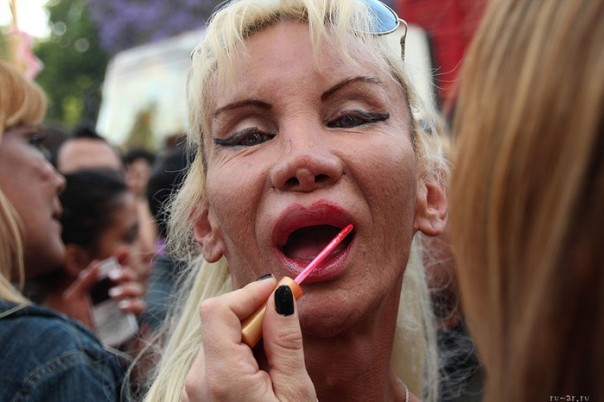 Не окунайтесь в дерьмо - потом не отмоетесь! (+18) Не окунайтесь в дерьмо - потом не отмоетесь! (+18)