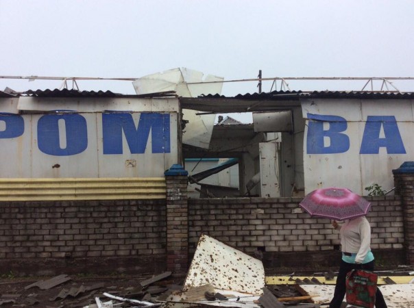 Горловка этой ночью подверглась жесточайшему обстрелу, сгорели два дома, девять повреждены Горловка этой ночью подверглась жесточайшему обстрелу, сгорели два дома, девять повреждены