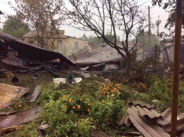 Горловка этой ночью подверглась жесточайшему обстрелу, сгорели два дома, девять повреждены Горловка этой ночью подверглась жесточайшему обстрелу, сгорели два дома, девять повреждены