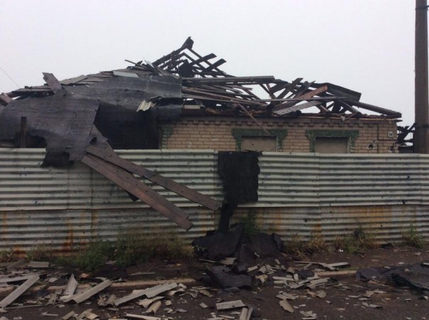 Горловка этой ночью подверглась жесточайшему обстрелу, сгорели два дома, девять повреждены Горловка этой ночью подверглась жесточайшему обстрелу, сгорели два дома, девять повреждены