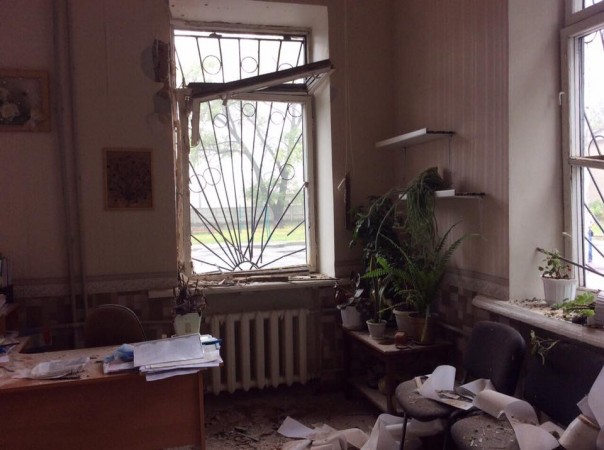 Горловка этой ночью подверглась жесточайшему обстрелу, сгорели два дома, девять повреждены Горловка этой ночью подверглась жесточайшему обстрелу, сгорели два дома, девять повреждены