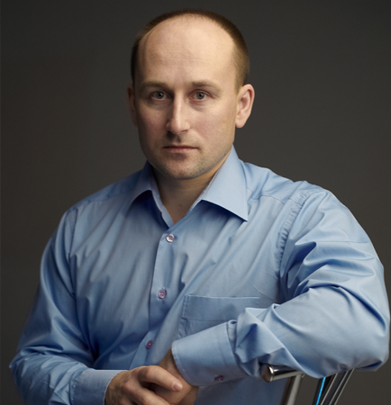 Николай Стариков: Как Навальный своим фильмом помогает Медведеву