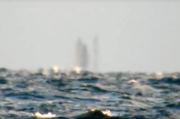 Необычный объект сняли на видео на Великих озёрах в США
