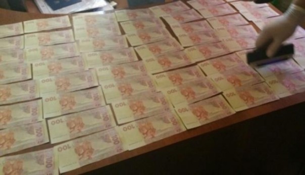 Пойманный на взятке сотрудник МВД отделался штрафом