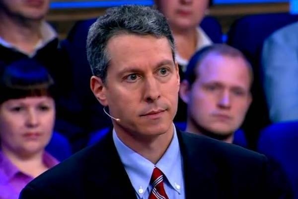 Американский журналист Майкл Бом попросил подарить ему российское гражданство