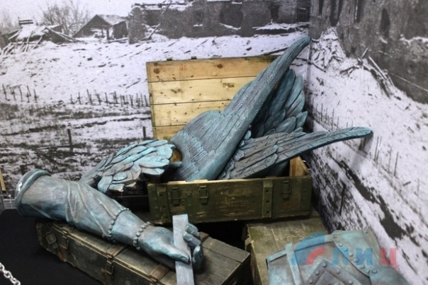 Сводка от НМ ЛНР 7 декабря 2016 года. Генпрокуратура и МВД ЛНР поймали на взятке сотрудника миграционной службы Красного Луча Сводка от НМ ЛНР 7 декабря 2016 года. Генпрокуратура и МВД ЛНР поймали на взятке сотрудника миграционной службы Красного Луча