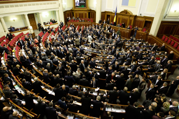 Украинские политики переворачивают представление о героях Украинские политики переворачивают представление о героях