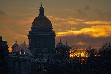 РПЦ попросила петербуржцев обойтись без революций из-за Исаакиевского собора