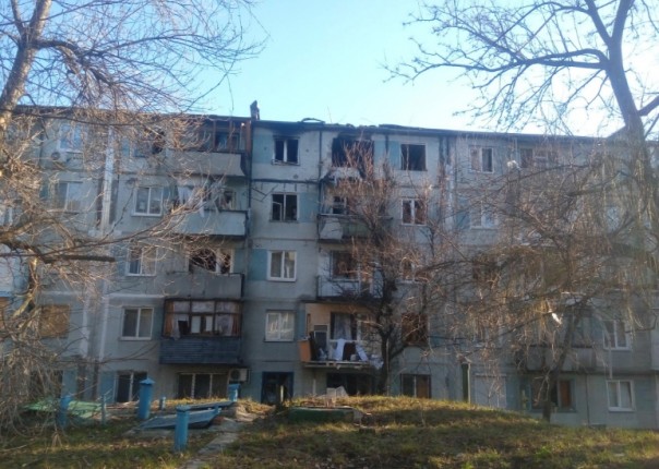 В результате шквального артобстрела укрофашистами погибла мирная жительница, разрушены дома В результате шквального артобстрела укрофашистами погибла мирная жительница, разрушены дома