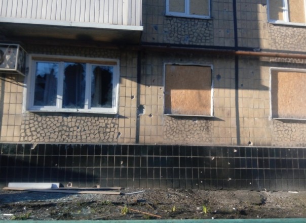 В результате шквального артобстрела укрофашистами погибла мирная жительница, разрушены дома В результате шквального артобстрела укрофашистами погибла мирная жительница, разрушены дома