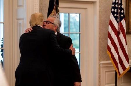 США и ЕС достигли соглашения приостановить торговую войну