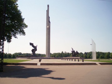 В МИД Латвии пообещали не нарушать договор с Россией о защите памятников