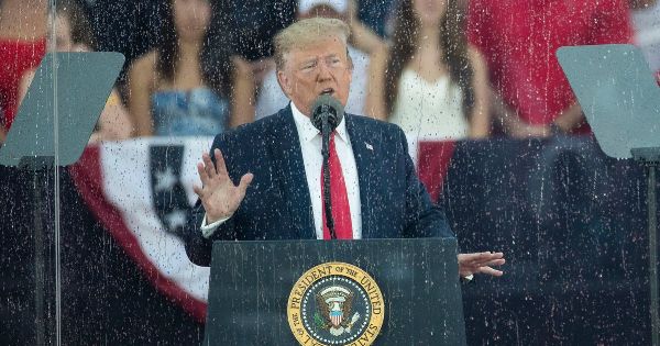 Ошибка «исключительно стабильного гения»: Трамп заявил о захвате американцами аэропортов в 18 веке