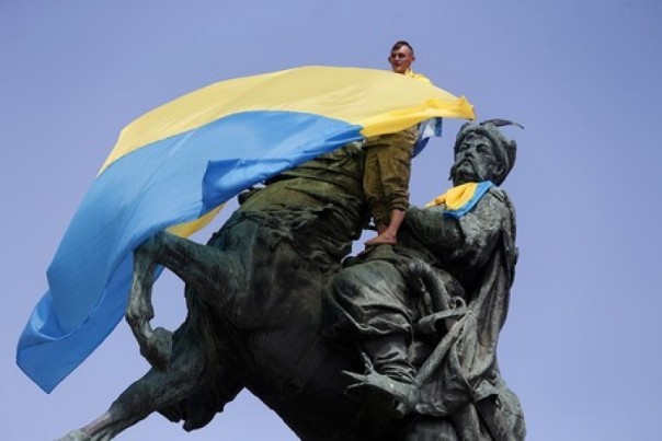 Для трети россиян Украина - братская страна. Для трети - просто сосед - ВЦИОМ