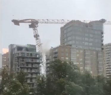 Ураган "Дориан" повалил строительный кран в канадском Галифаксе. Видео